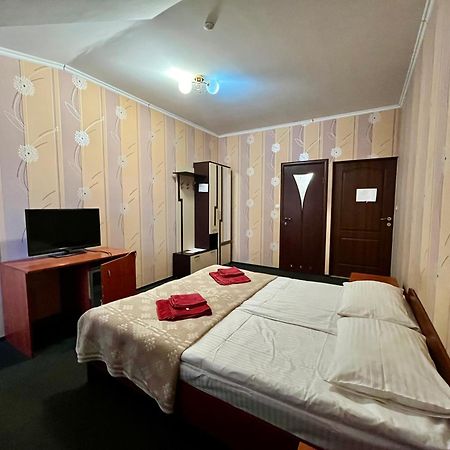 Domino Hotel Berehove  Luaran gambar
