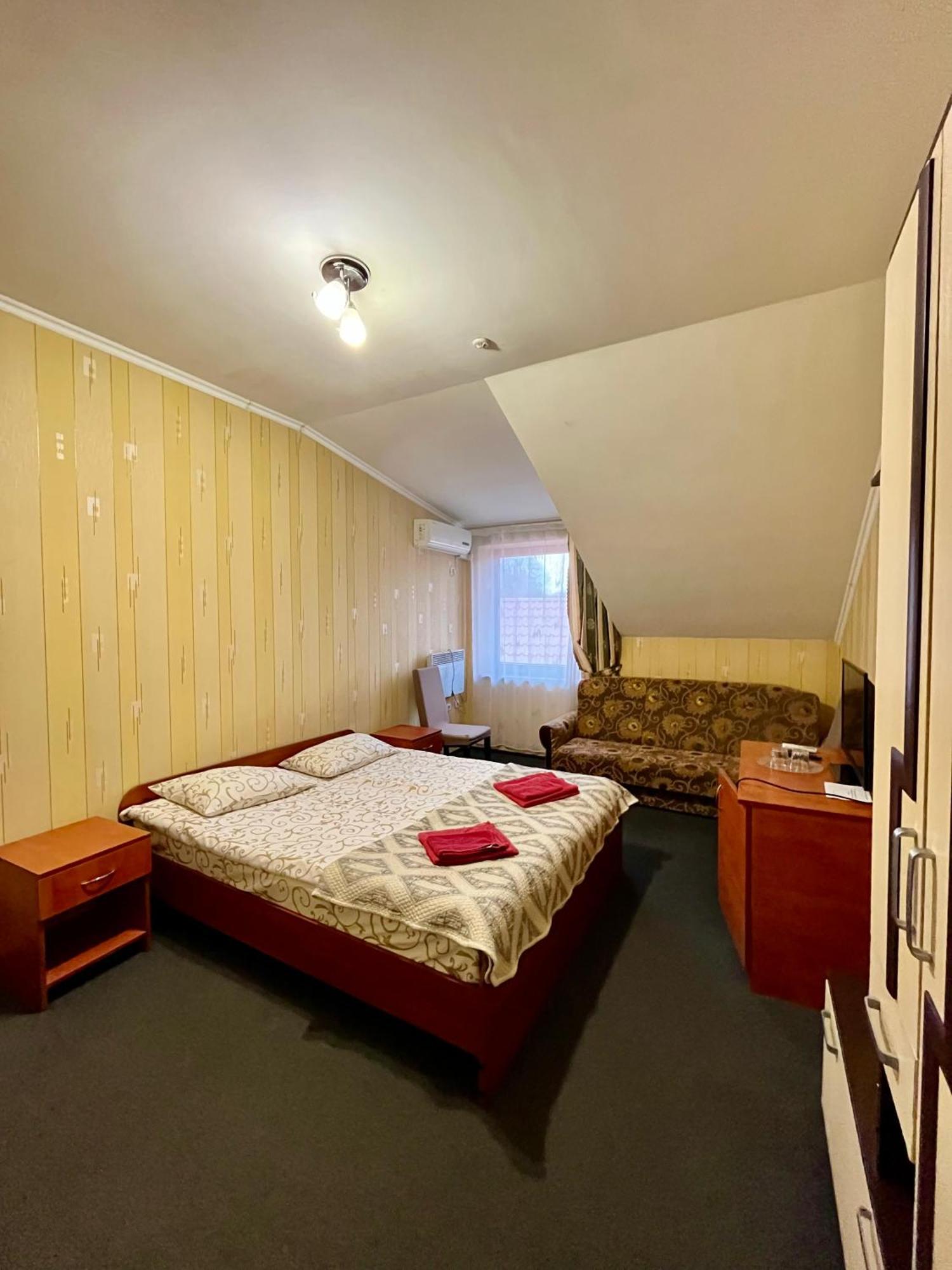 Domino Hotel Berehove  Luaran gambar