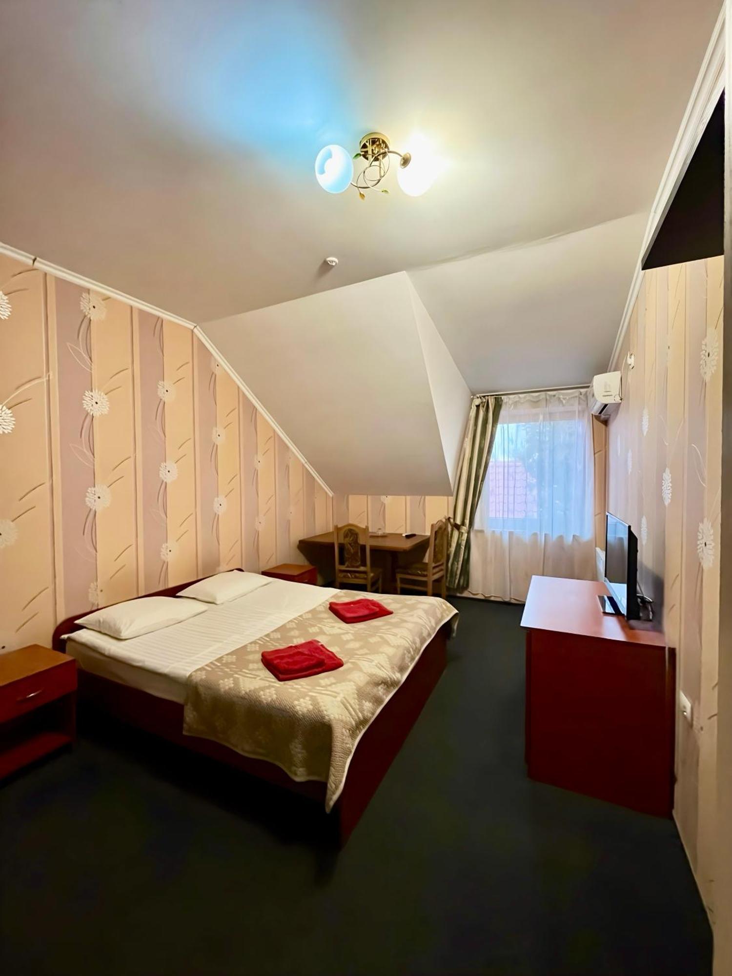 Domino Hotel Berehove  Luaran gambar
