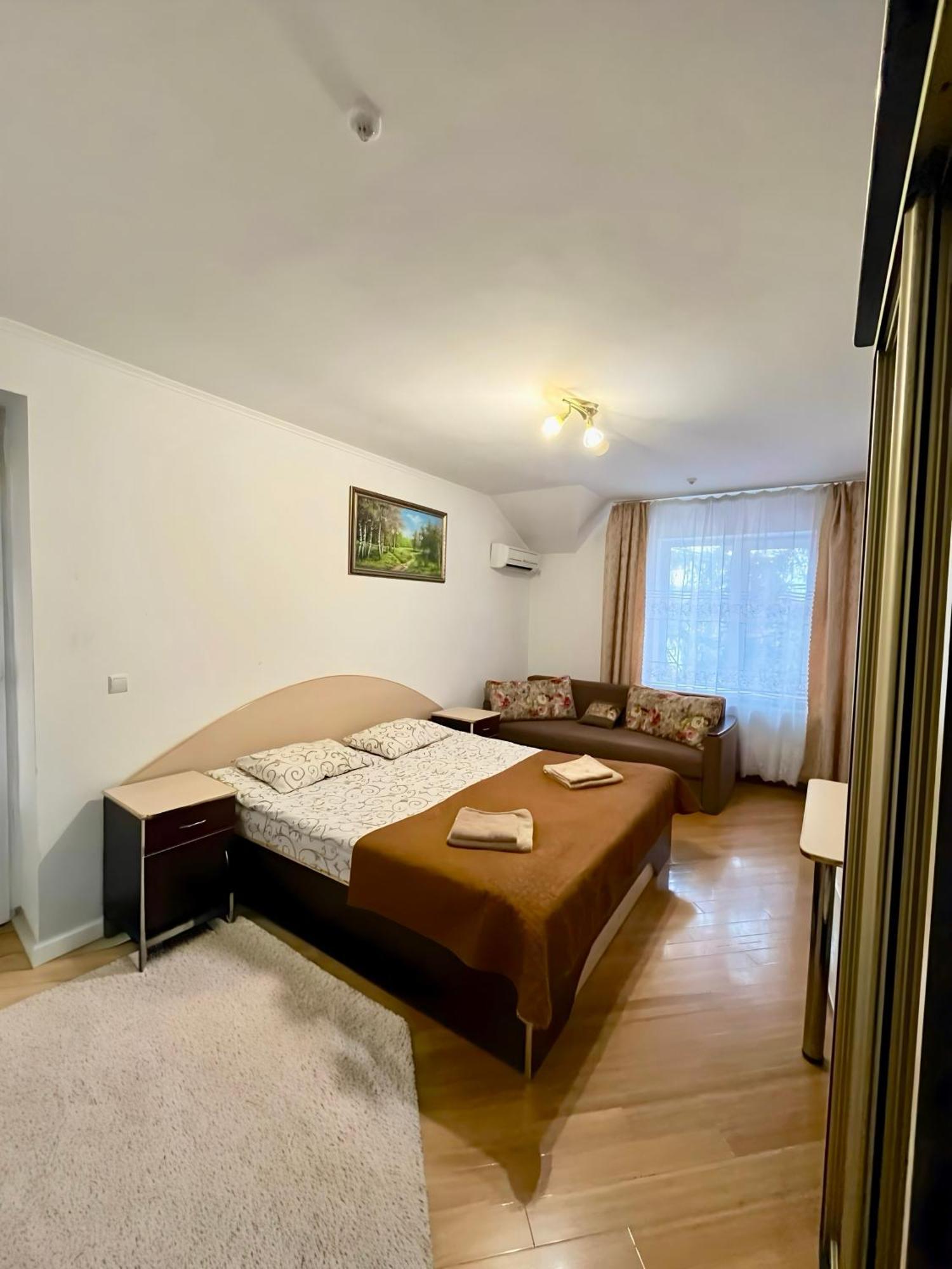 Domino Hotel Berehove  Luaran gambar