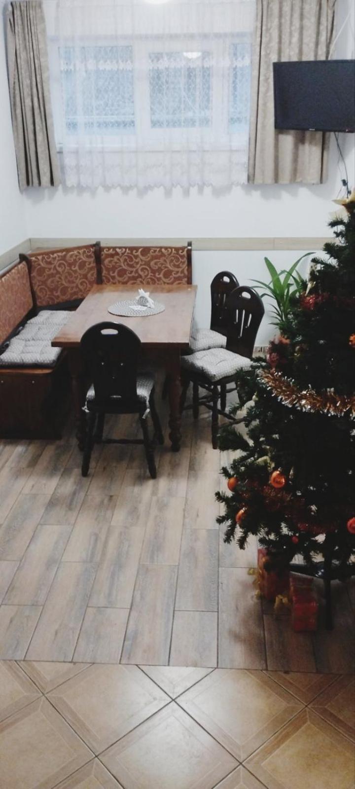 Domino Hotel Berehove  Luaran gambar