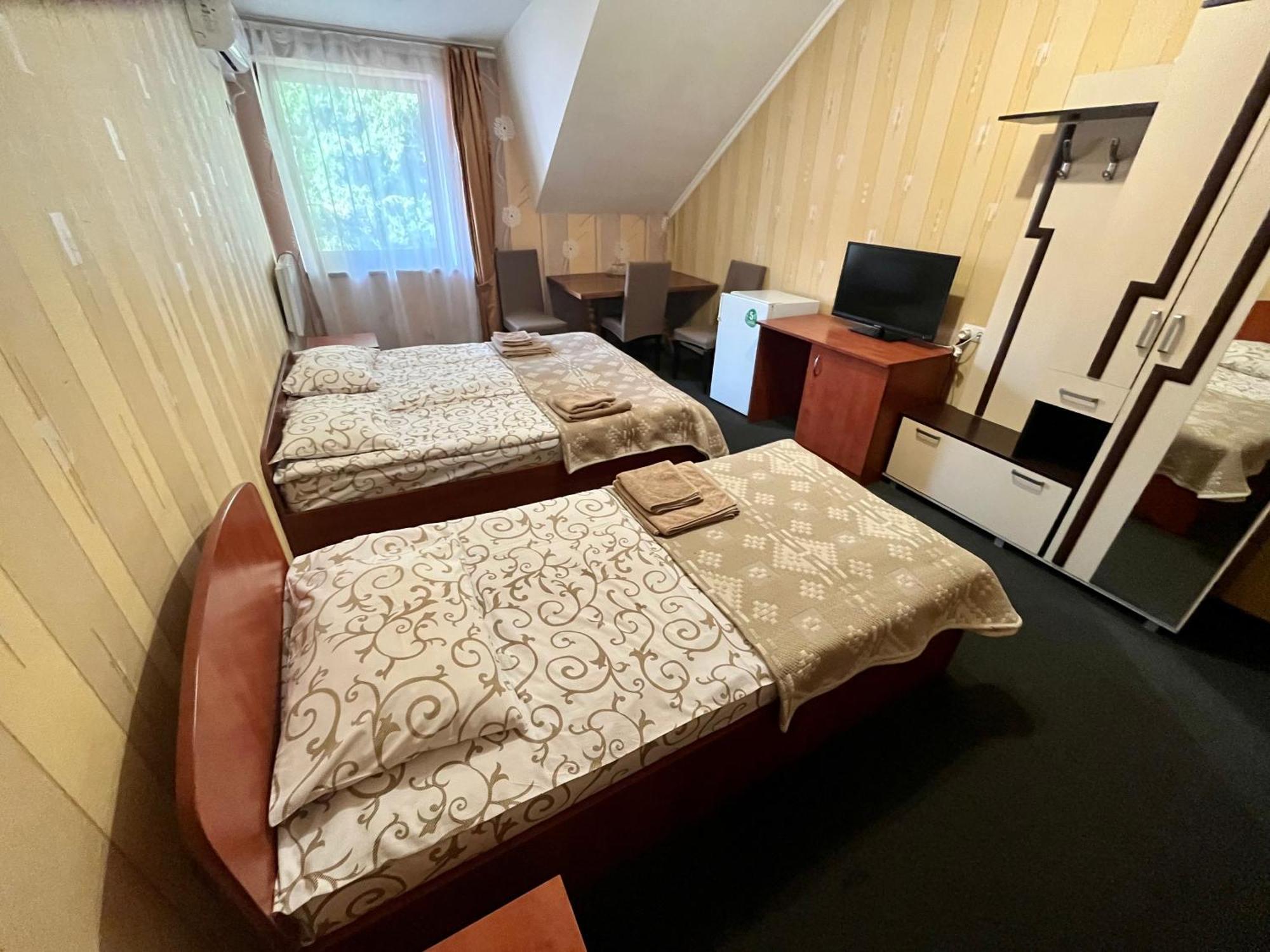 Domino Hotel Berehove  Luaran gambar