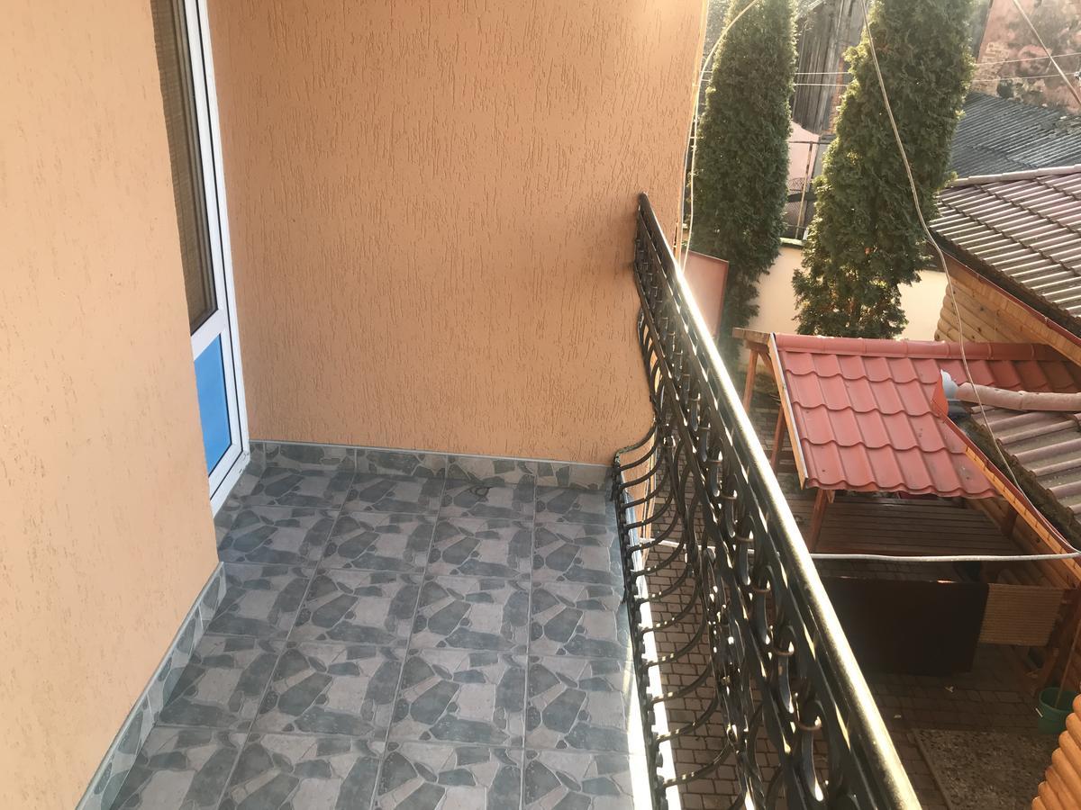 Domino Hotel Berehove  Luaran gambar